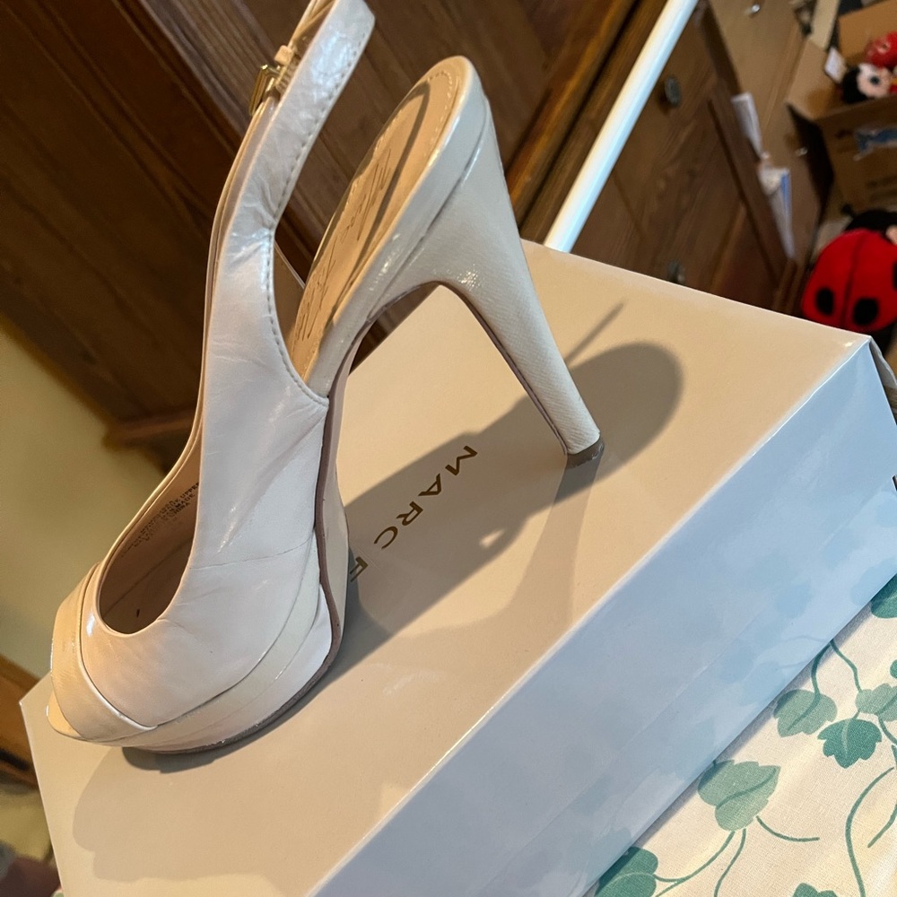 Beautiful sling back heels